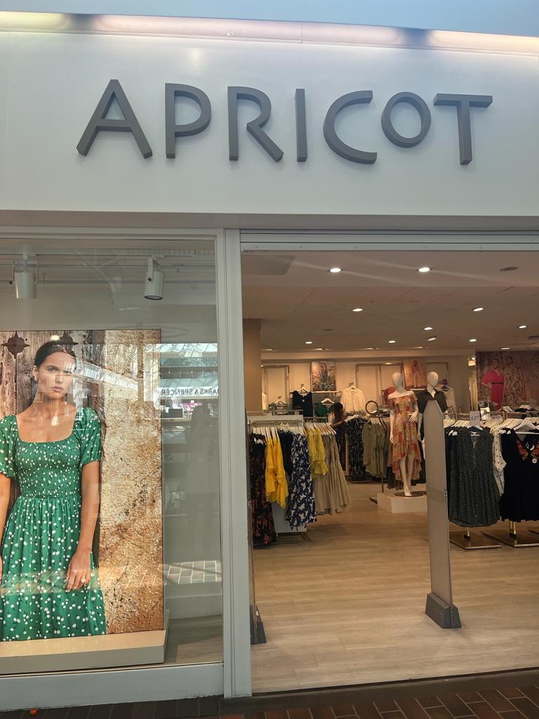 Apricot clearance clothes shops